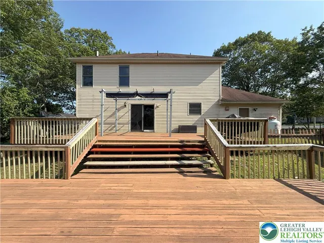 $384,900 | 348 Clicko Lane, East Stroudsburg, PA 18301