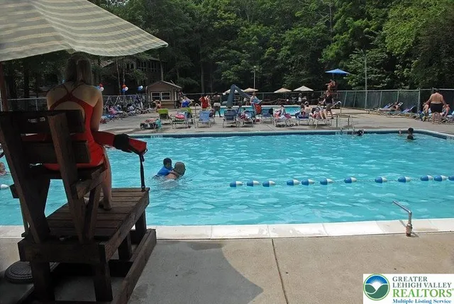 $384,900 | 348 Clicko Lane, East Stroudsburg, PA 18301