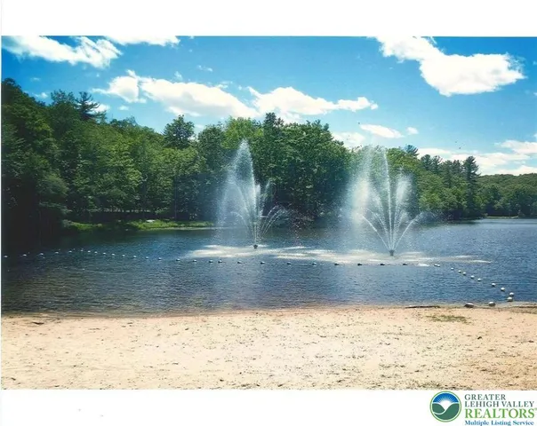 $384,900 | 348 Clicko Lane, East Stroudsburg, PA 18301