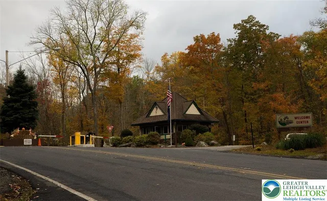 $384,900 | 348 Clicko Lane, East Stroudsburg, PA 18301