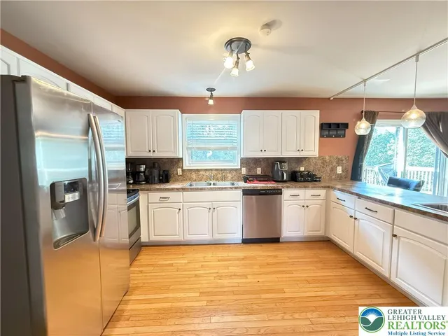 $384,900 | 348 Clicko Lane, East Stroudsburg, PA 18301