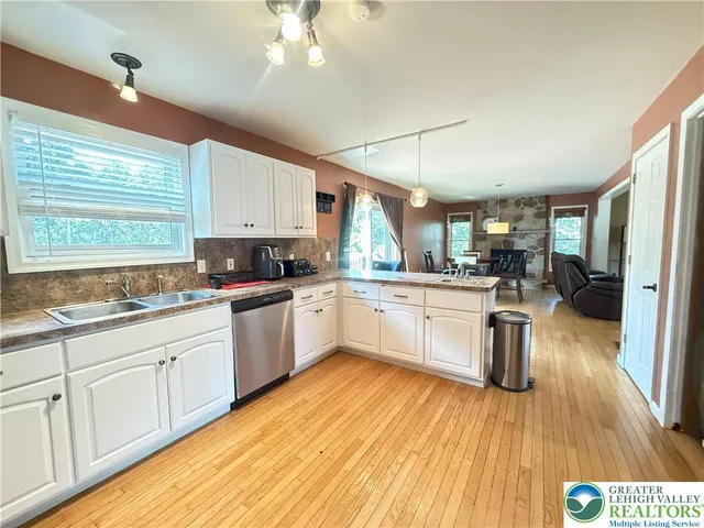 $384,900 | 348 Clicko Lane, East Stroudsburg, PA 18301