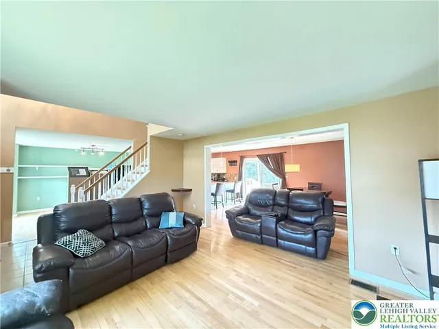 $384,900 | 348 Clicko Lane, East Stroudsburg, PA 18301