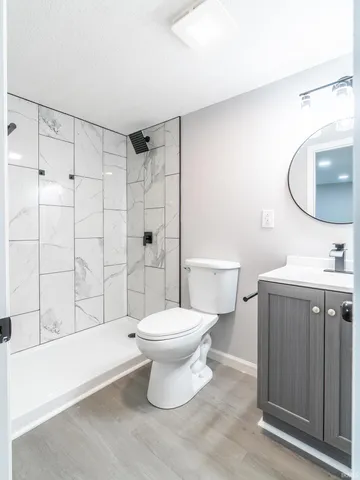 $289,900 | 6540 South 75th Street East, Wolcottville, IN 46795