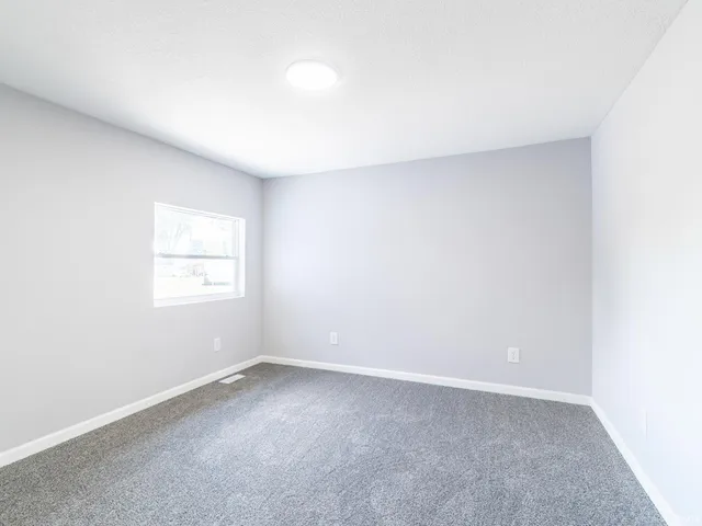 $289,900 | 6540 South 75th Street East, Wolcottville, IN 46795