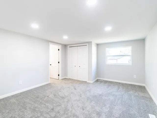 $289,900 | 6540 South 75th Street East, Wolcottville, IN 46795