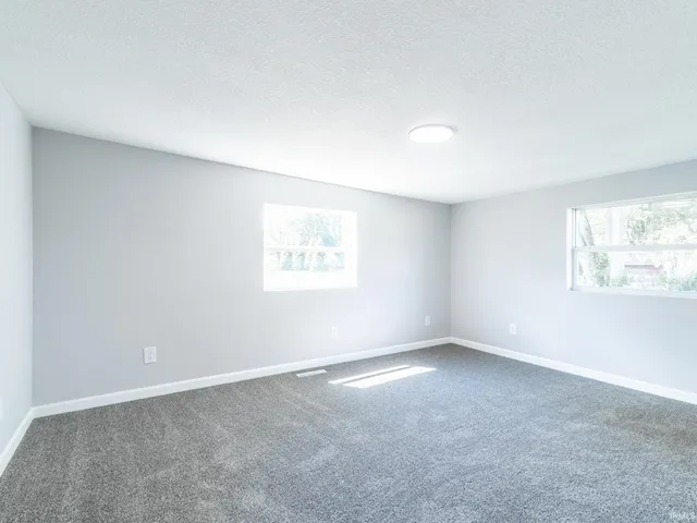 $289,900 | 6540 South 75th Street East, Wolcottville, IN 46795