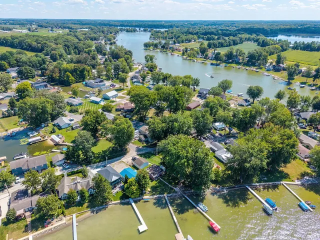 $289,900 | 6540 South 75th Street East, Wolcottville, IN 46795