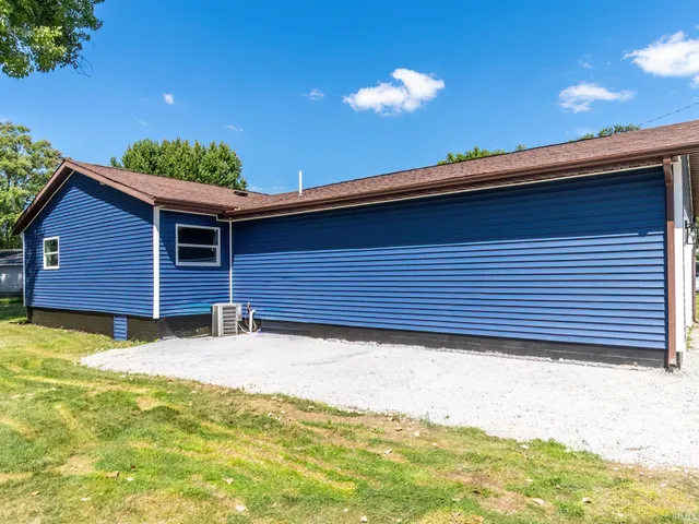 $289,900 | 6540 South 75th Street East, Wolcottville, IN 46795