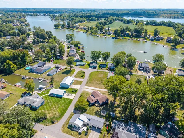 $289,900 | 6540 South 75th Street East, Wolcottville, IN 46795