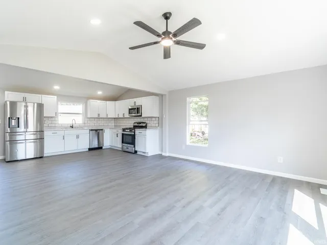 $289,900 | 6540 South 75th Street East, Wolcottville, IN 46795