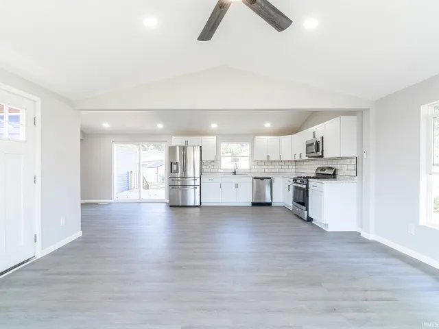 $289,900 | 6540 South 75th Street East, Wolcottville, IN 46795