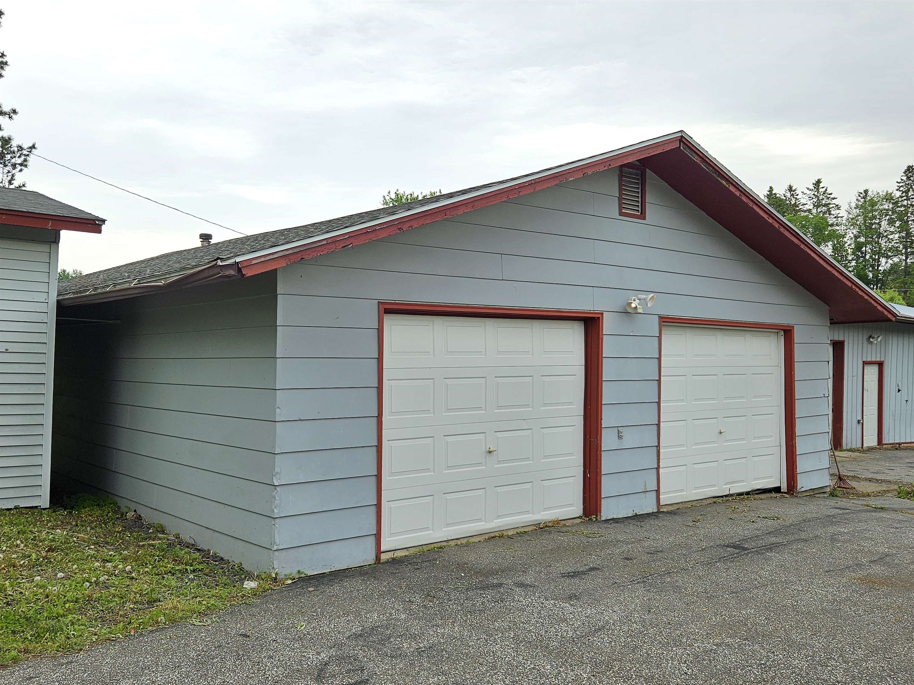 84 Erickson Road Esko, MN 55733 - Photo 5 of 16 View of garage