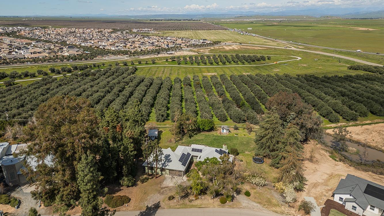 41371 Butte Way Madera, CA 93636 - Photo 77 of 84 a view of an ocean and mountain