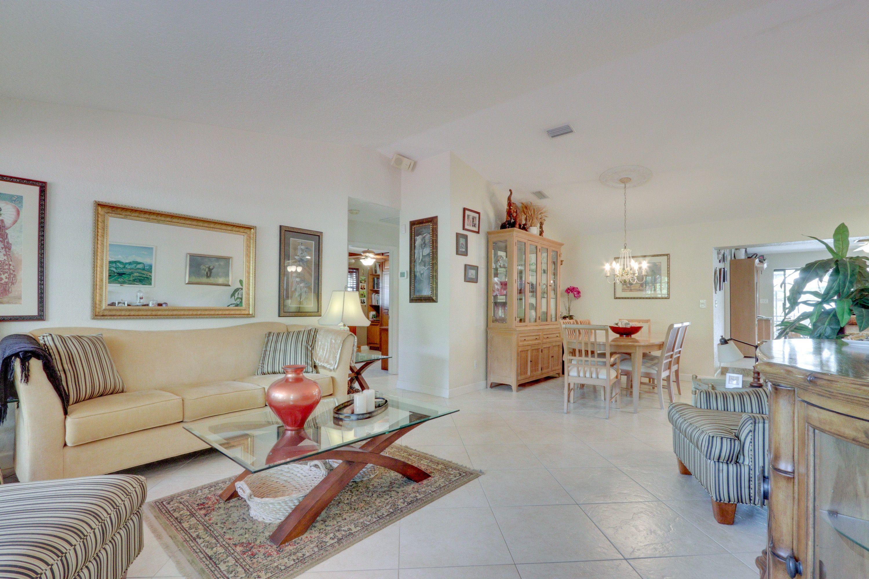 340 Southwest 2nd Street Boca Raton, FL 33432 - Photo 11 of 30 Living Room/vaulted ceiling