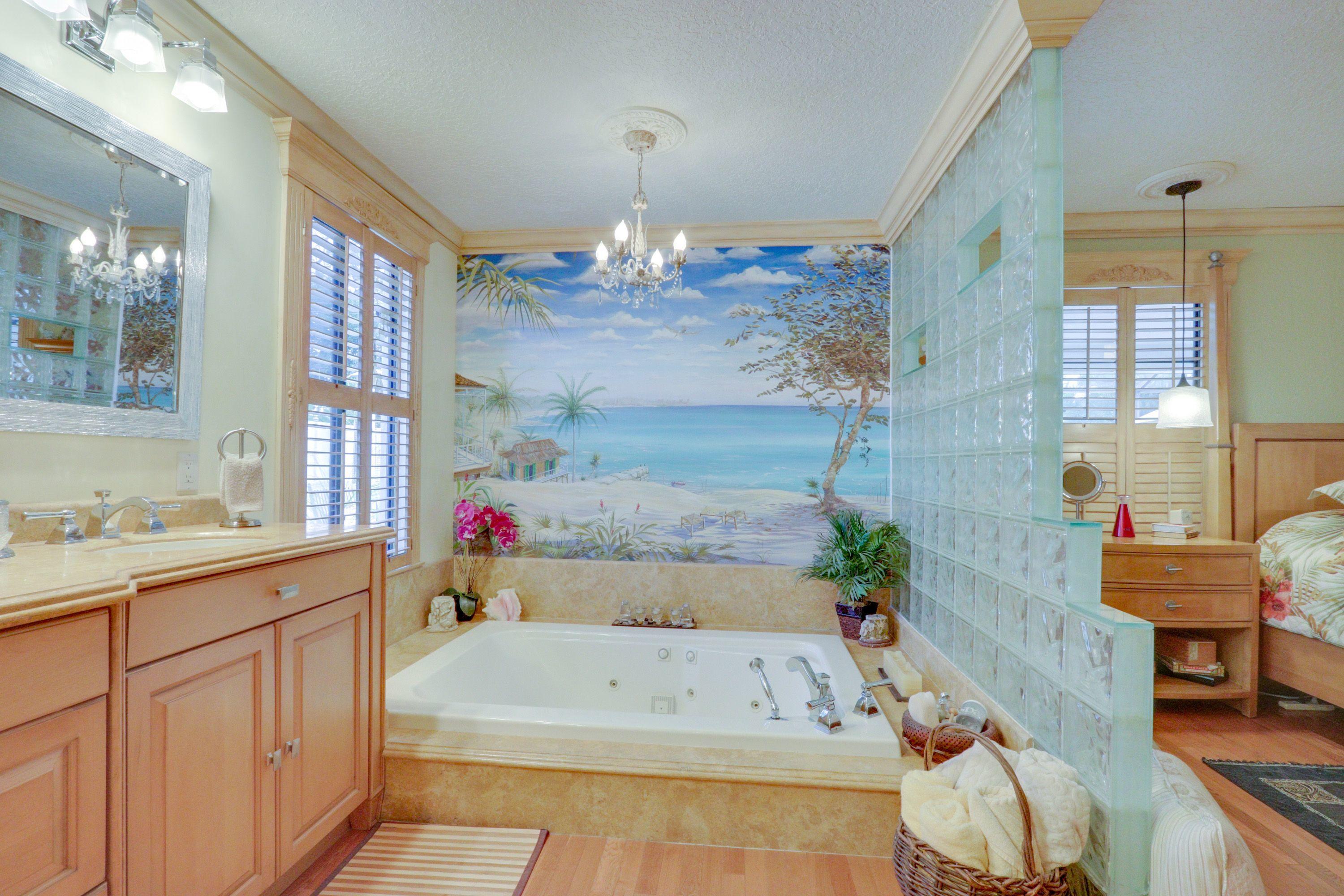 340 Southwest 2nd Street Boca Raton, FL 33432 - Photo 15 of 30 Master Bath w/Jacuzzi