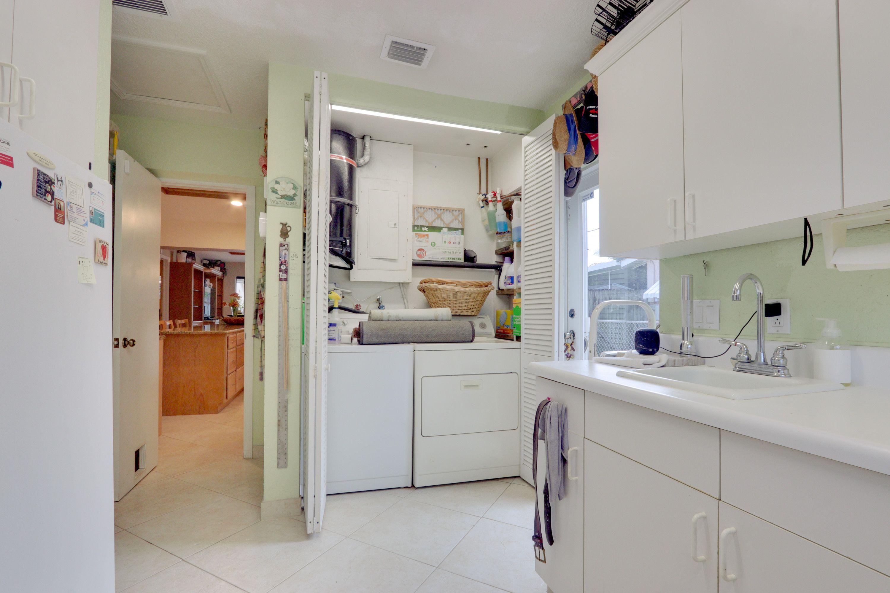 340 Southwest 2nd Street Boca Raton, FL 33432 - Photo 22 of 30 Laundry Room