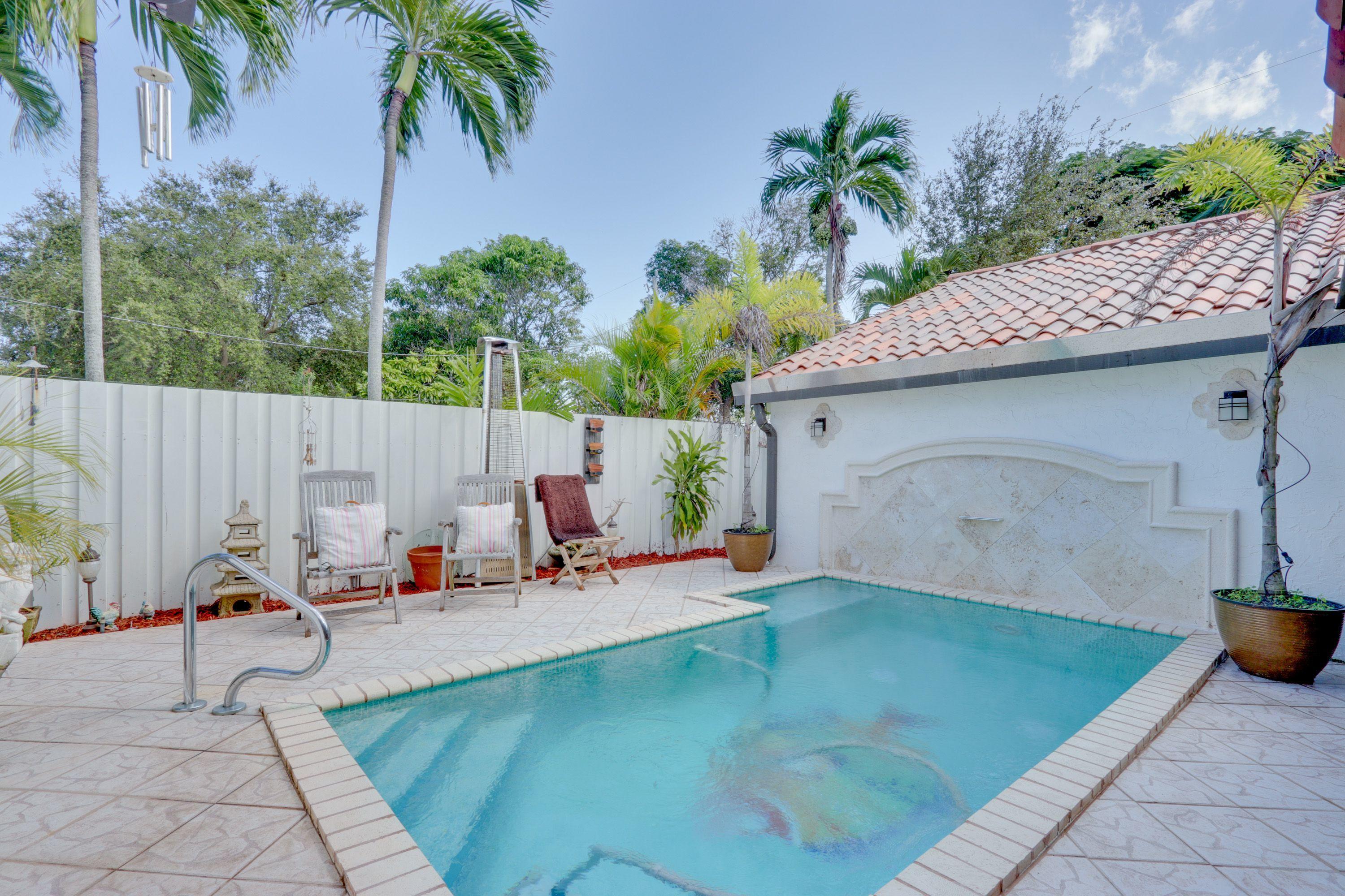 340 Southwest 2nd Street Boca Raton, FL 33432 - Photo 25 of 30 Swimming Pool