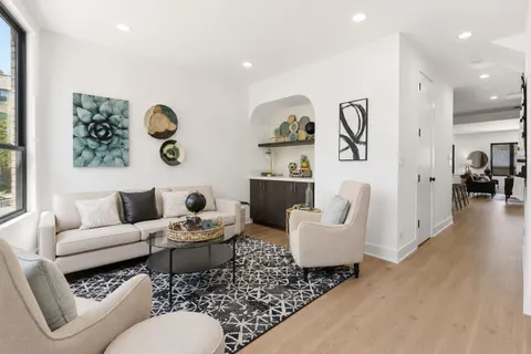 $1,399,000 | 2044 West Superior Street, Chicago, IL 60612