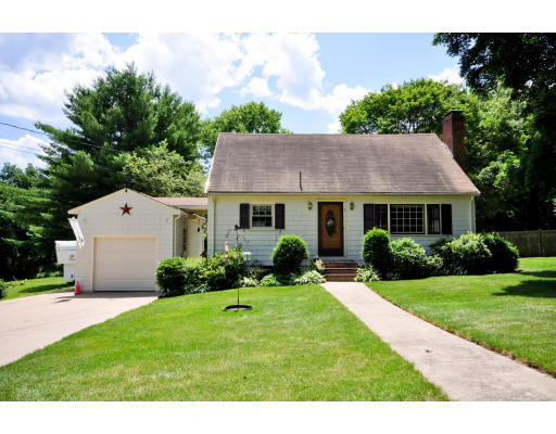 3 Marlyn Road Medfield, MA 02052 - Photo 1 of 12 Gallery Image 1