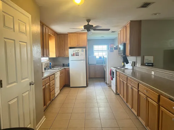 $2,800 | 2633 West Mission Road, Tallahassee, FL 32304