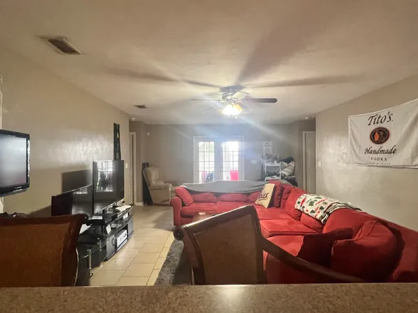 $2,800 | 2633 West Mission Road, Tallahassee, FL 32304