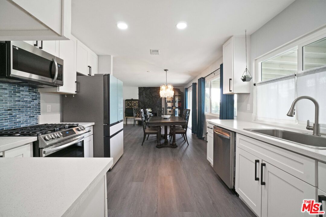 997 West Fromer Street Rialto, CA 92376 - Photo 17 of 39 Gallery Image 17
