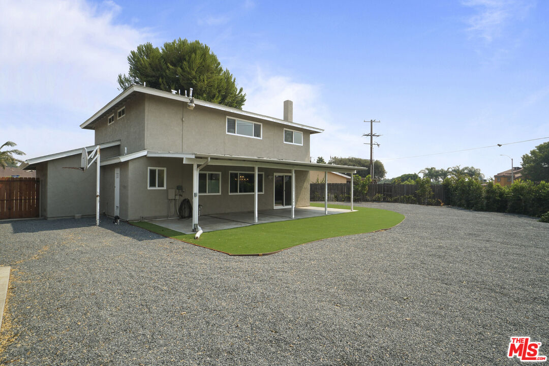 997 West Fromer Street Rialto, CA 92376 - Photo 3 of 39 Gallery Image 3