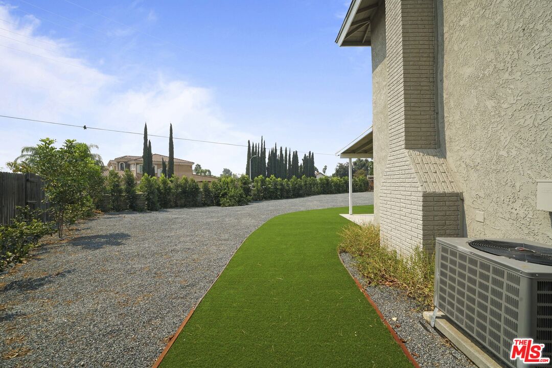 997 West Fromer Street Rialto, CA 92376 - Photo 34 of 39 Gallery Image 34