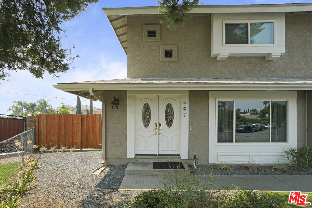 997 West Fromer Street Rialto, CA 92376 - Photo 4 of 39 Gallery Image 4