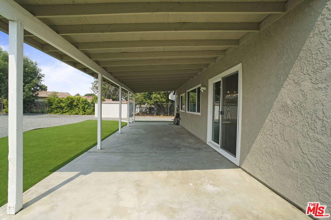 997 West Fromer Street Rialto, CA 92376 - Photo 5 of 39 Gallery Image 5