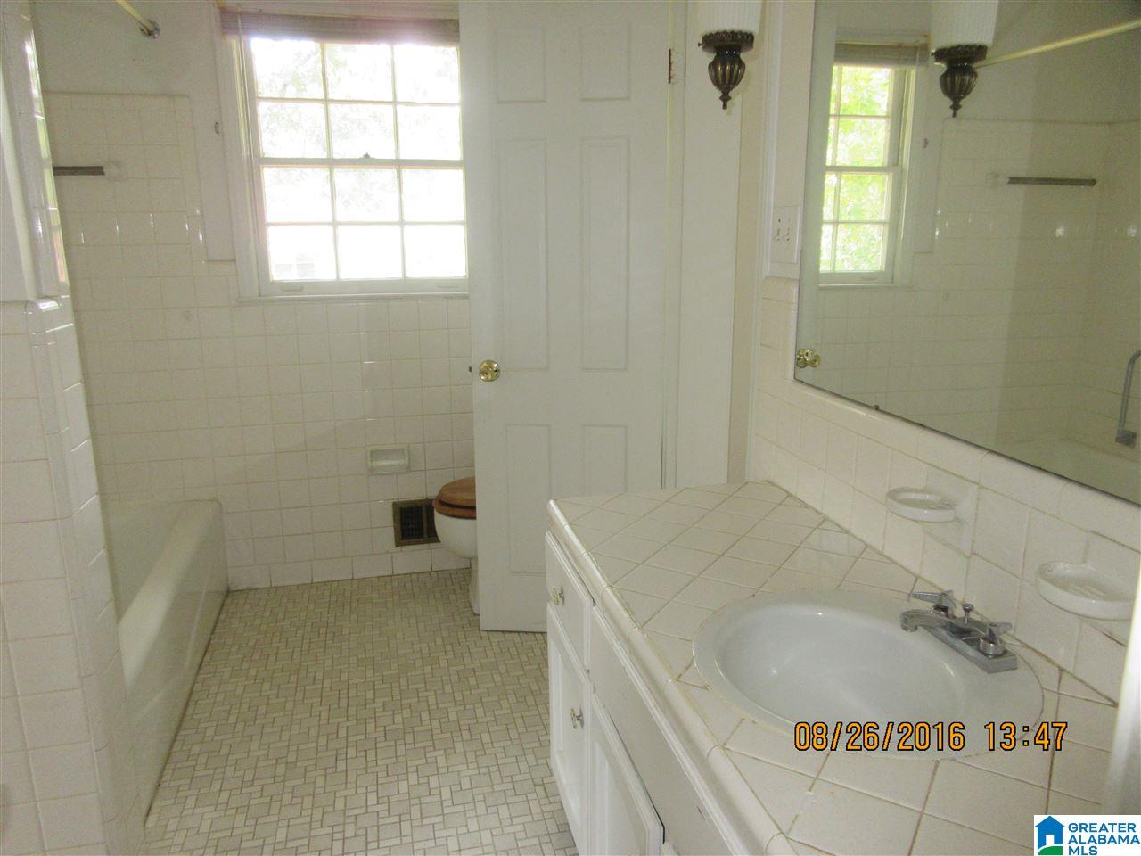 929 Rockingham Road Birmingham, AL 35235 - Photo 9 of 11