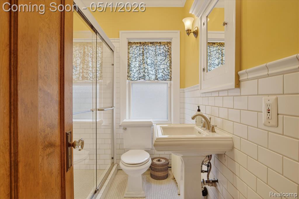 925 Nottingham Road Grosse Pointe, MI 48230 - Photo 17 of 46