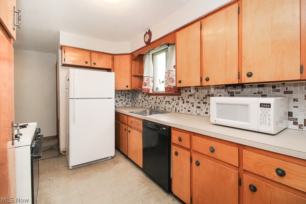 36360 Aurensen Road North Ridgeville, OH 44039 - Photo 5 of 16