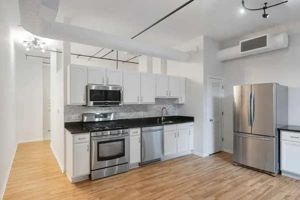 $2,700 | 400 West Ontario Street, Unit 608, Chicago, IL 60654