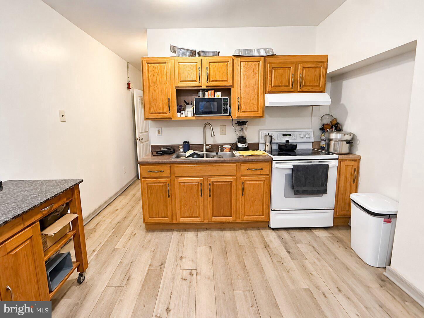 501 Rising Sun Avenue Philadelphia, PA 19140 - Photo 8 of 62 1st floor kitchen