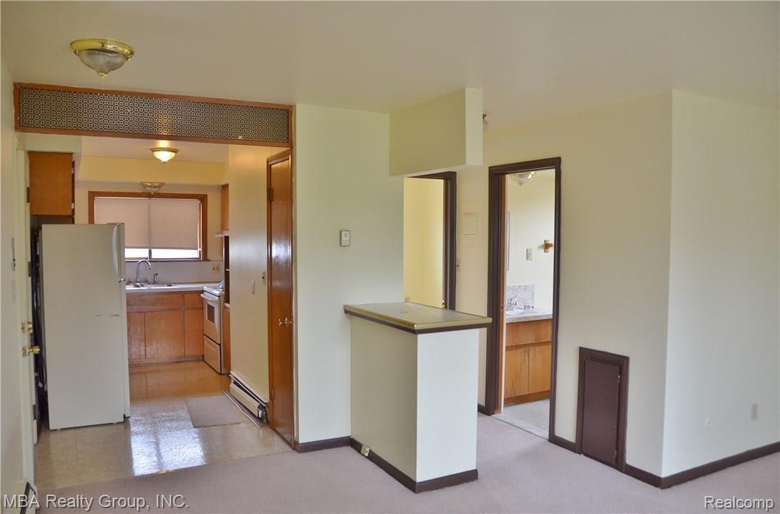 26251 Gibraltar Road Flat Rock, MI 48134 - Photo 5 of 14 DSC_7436.JPG