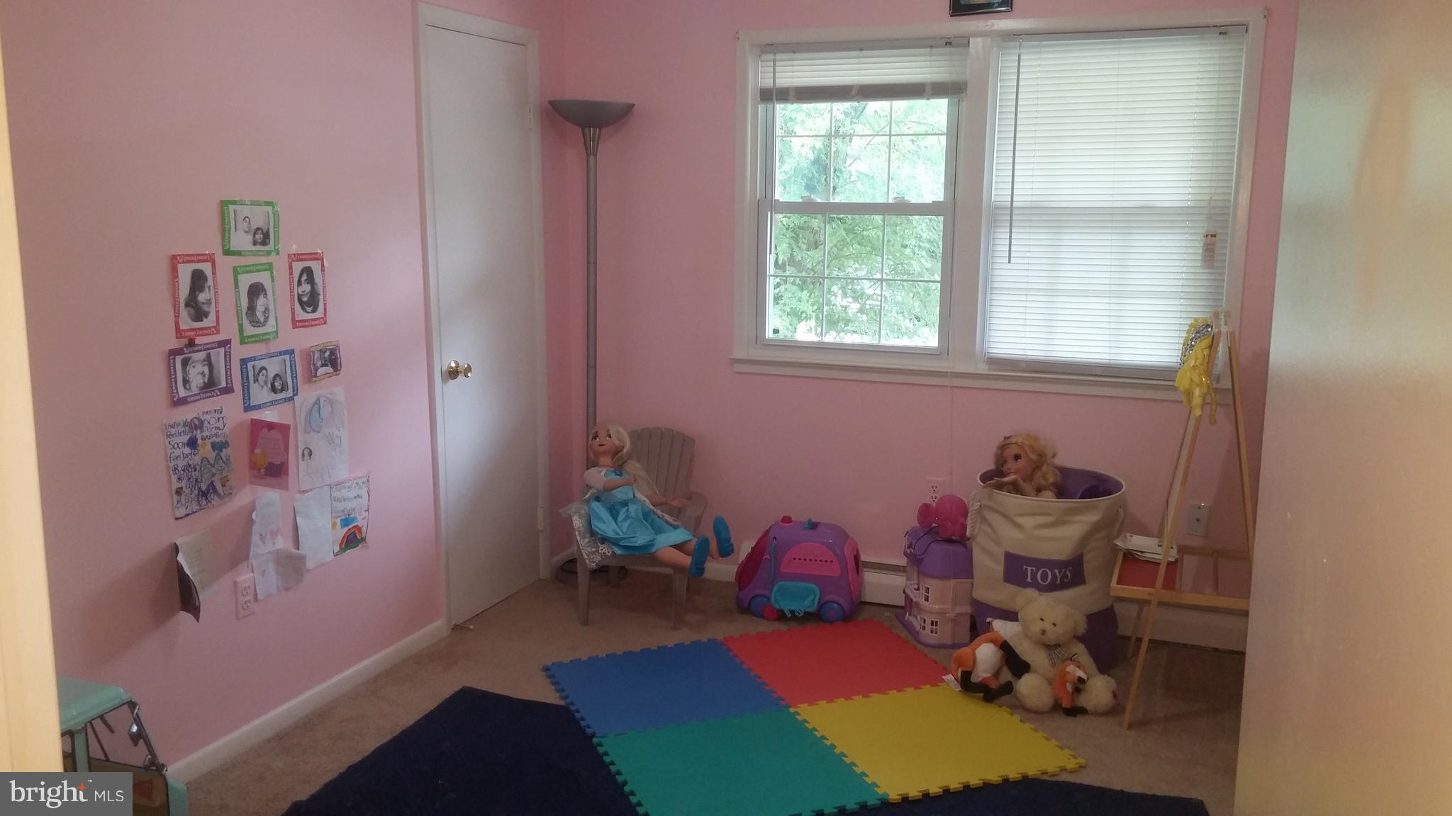 4715 Kilbane Road Woodbridge, VA 22193 - Photo 17 of 28 Bedroom
