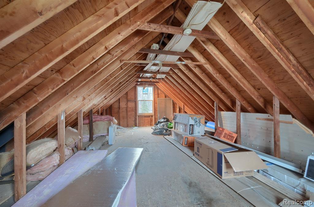 950 Leon Road Walled Lake, MI 48390 - Photo 31 of 36 Gallery Image 31