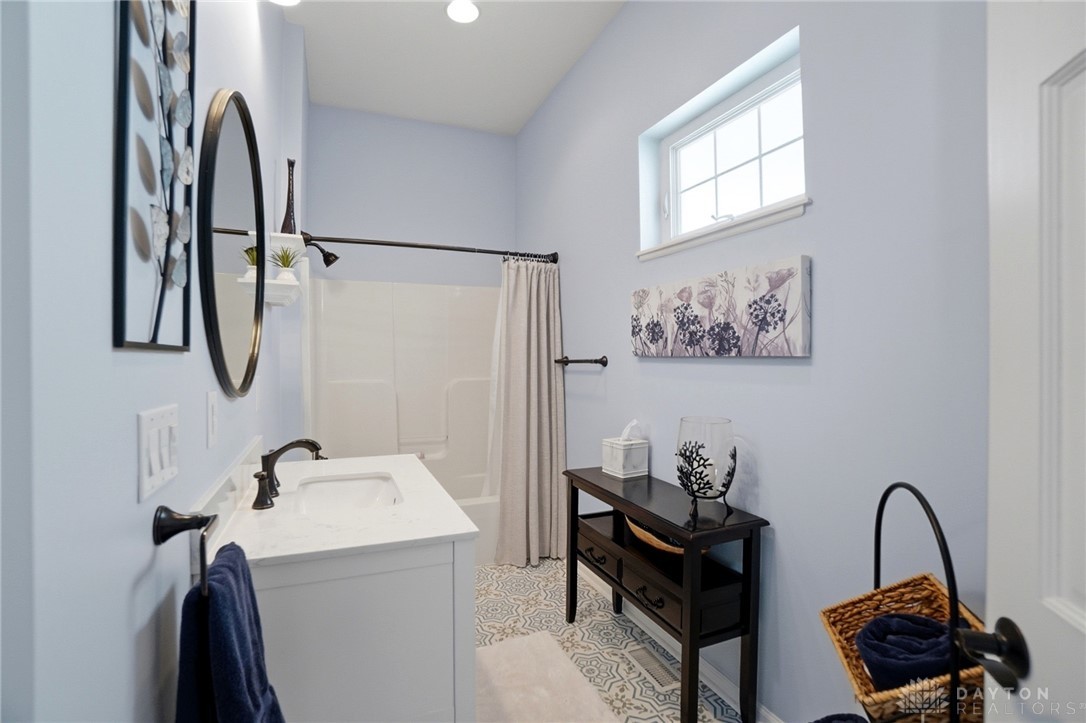 1201 Kingsgate Road Springfield, OH 45503 - Photo 47 of 70