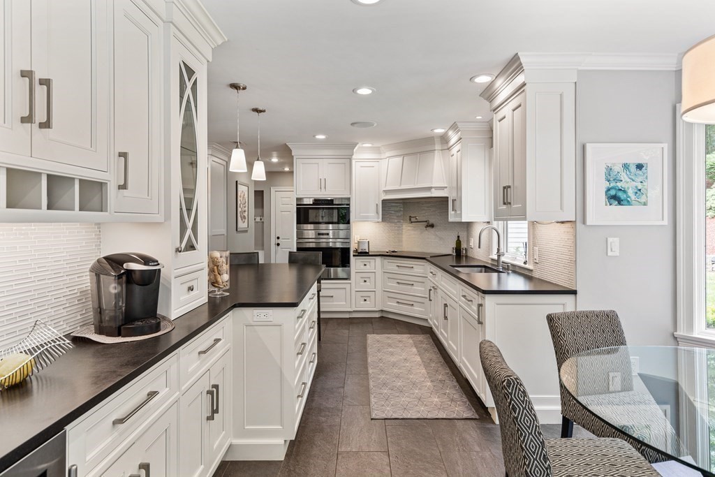 9 Stoney Brook Road Hopkinton, MA 01748 - Photo 3 of 42 Gallery Image 3