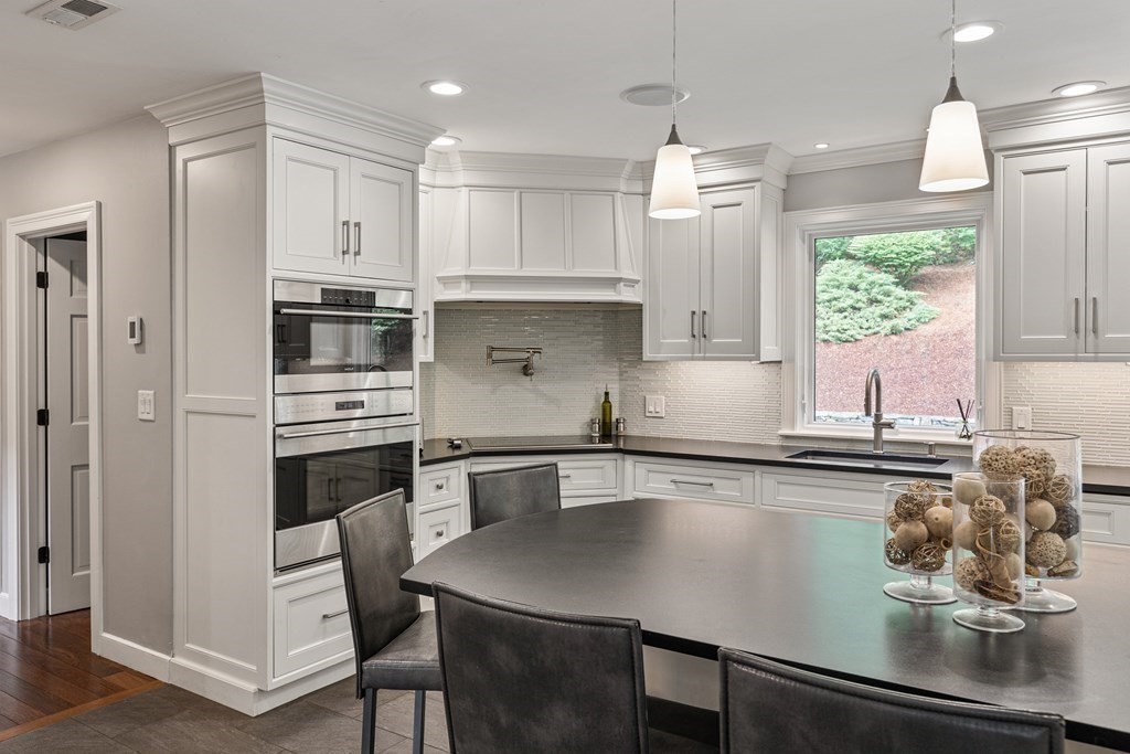 9 Stoney Brook Road Hopkinton, MA 01748 - Photo 8 of 42 Gallery Image 8