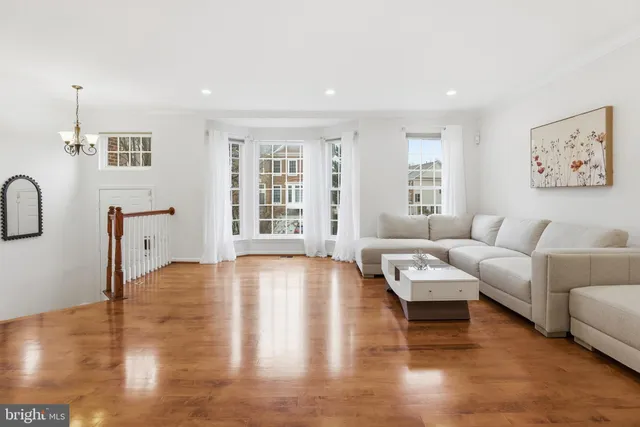 $754,990 | 26073 Nimbleton Square, Chantilly, VA 20152