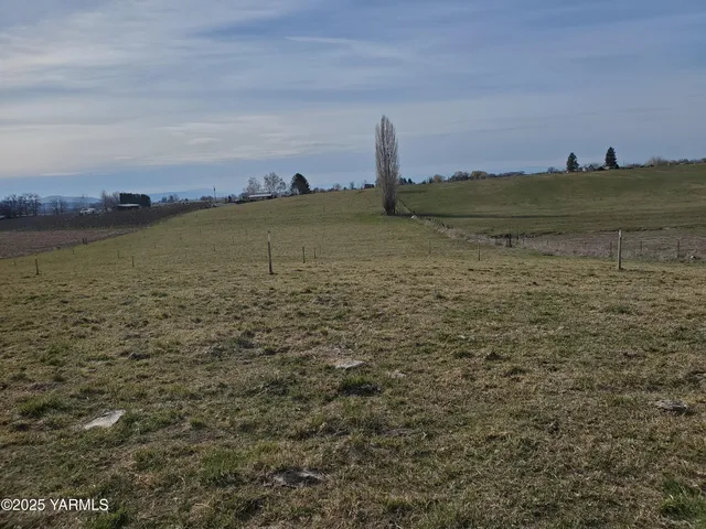 $299,900 | Nka Dekker Road, Outlook, WA 98938