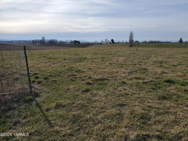 $299,900 | Nka Dekker Road, Outlook, WA 98938