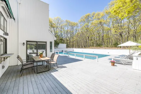 $2,195,000 | 35 Rivers Road, East Hampton, NY 11937