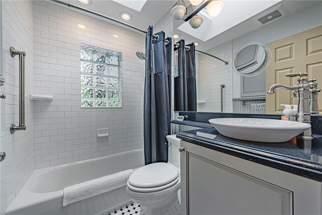 117 Johnston Road Pittsburgh, PA 15241 - Photo 12 of 25 Gallery Image 12