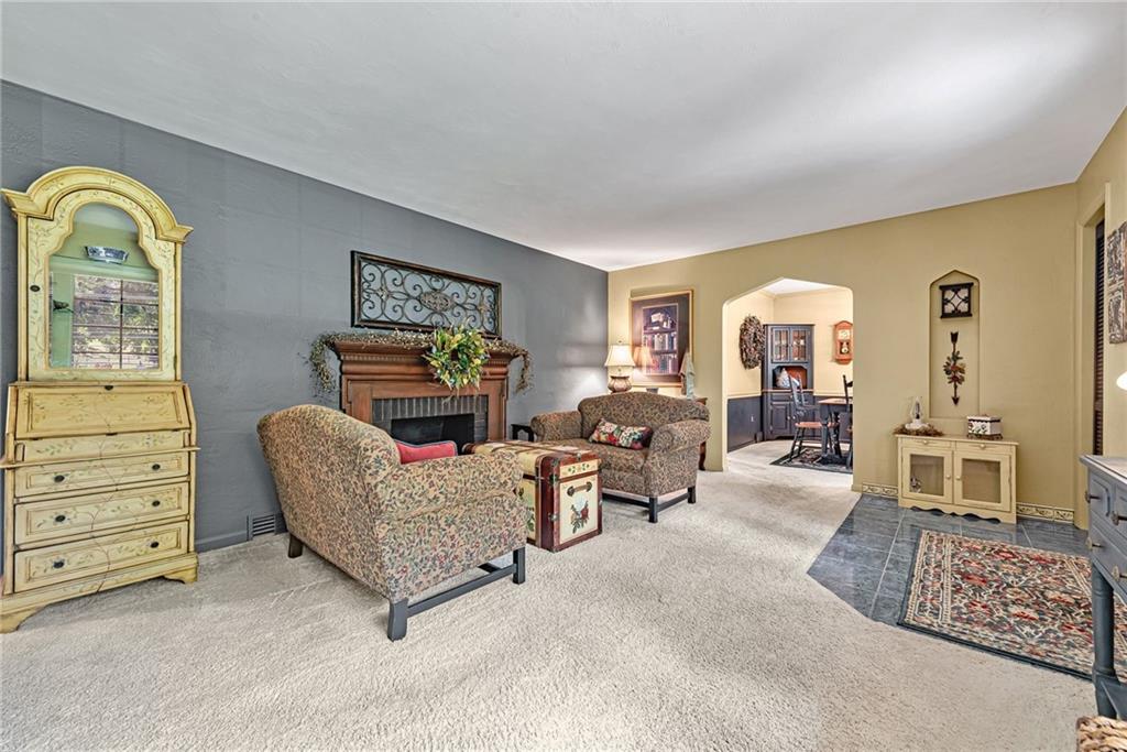 117 Johnston Road Pittsburgh, PA 15241 - Photo 3 of 25 Gallery Image 3