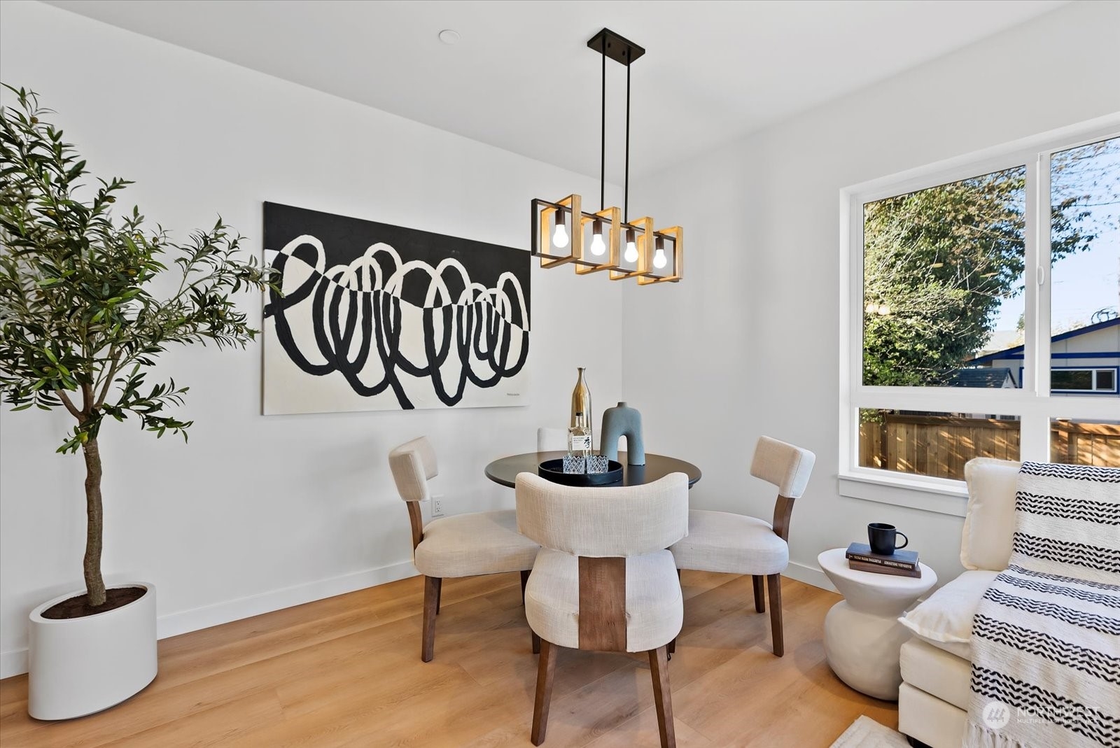 346 Northeast 55th Street, Unit C Seattle, WA 98105 - Photo 12 of 37