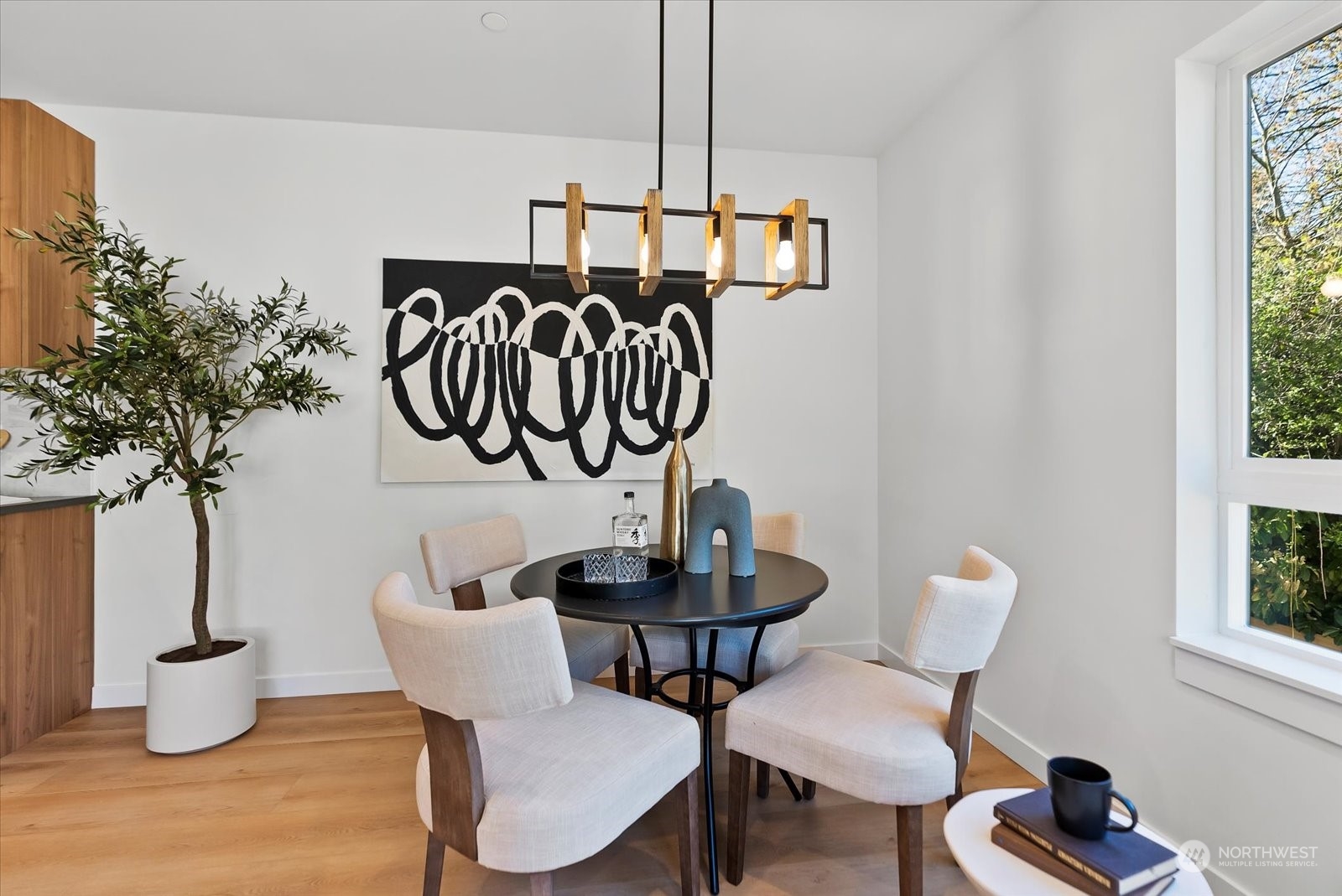 346 Northeast 55th Street, Unit C Seattle, WA 98105 - Photo 13 of 37